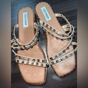 Steve Madden Skyler Studded Tan Slides/ Sandals - Like NEW! Worn Once!